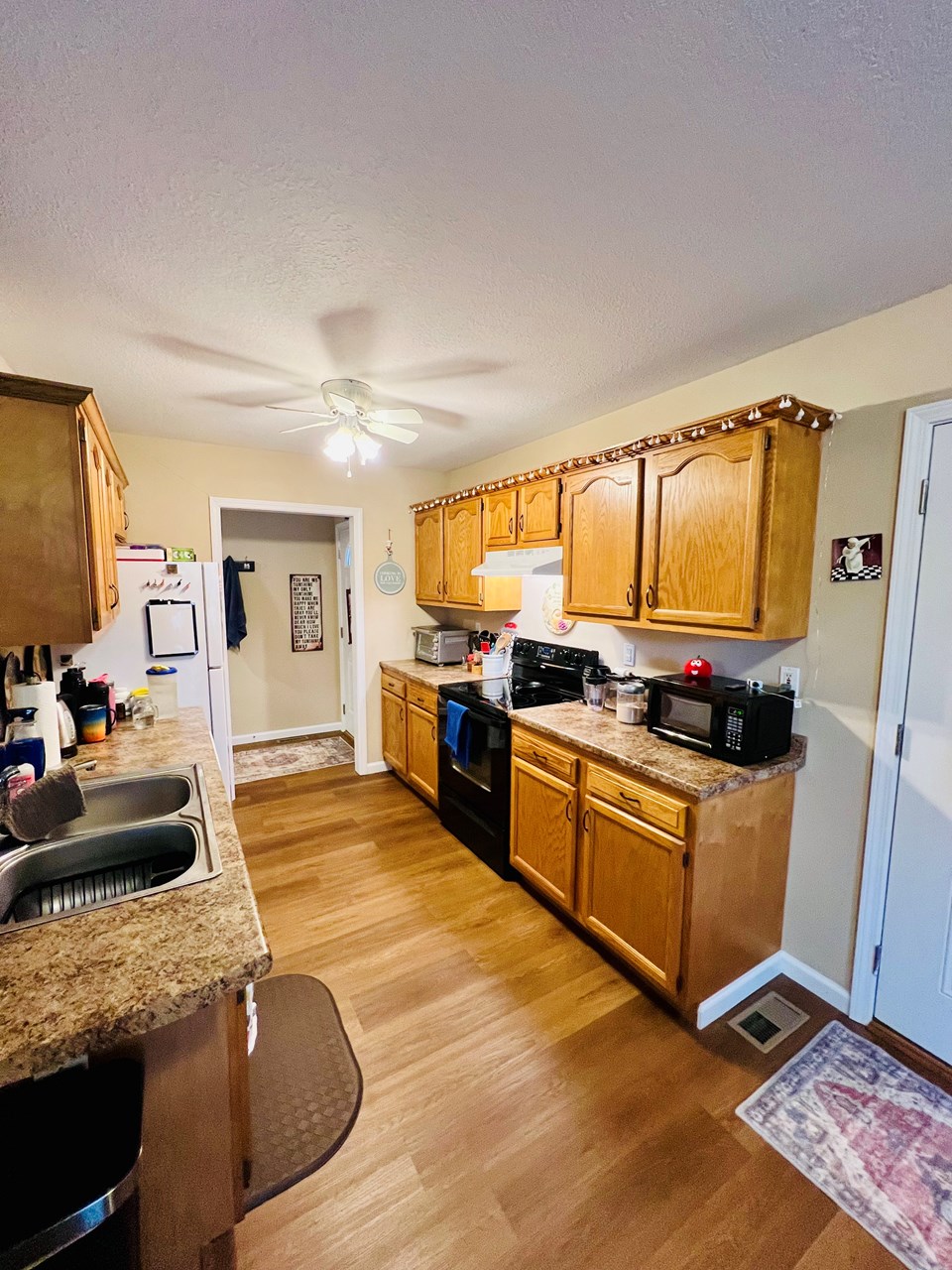 kitchen to entry hall